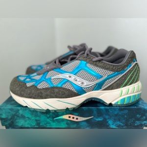Saucony Bundle! Shoes, two hats and shorts.